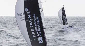 Un bateau en mer