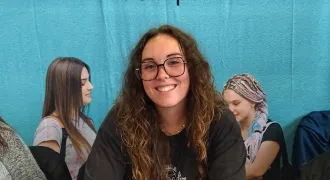 Rose étudie dans le domaine du social.