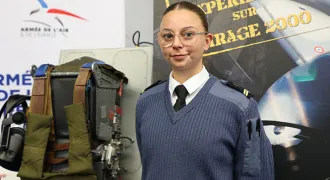 Emilie s'est engagée dans l'armée.