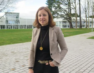 Portrait de Julie Quintard, responsable engagement et développement durable