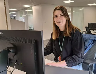 Portait de Salomé Vavasseur, analyste cybersécurité chez Orange