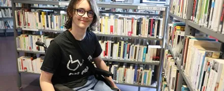 Lucien au CDI de son lycée.