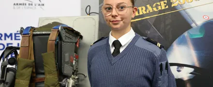 Emilie s'est engagée dans l'armée.