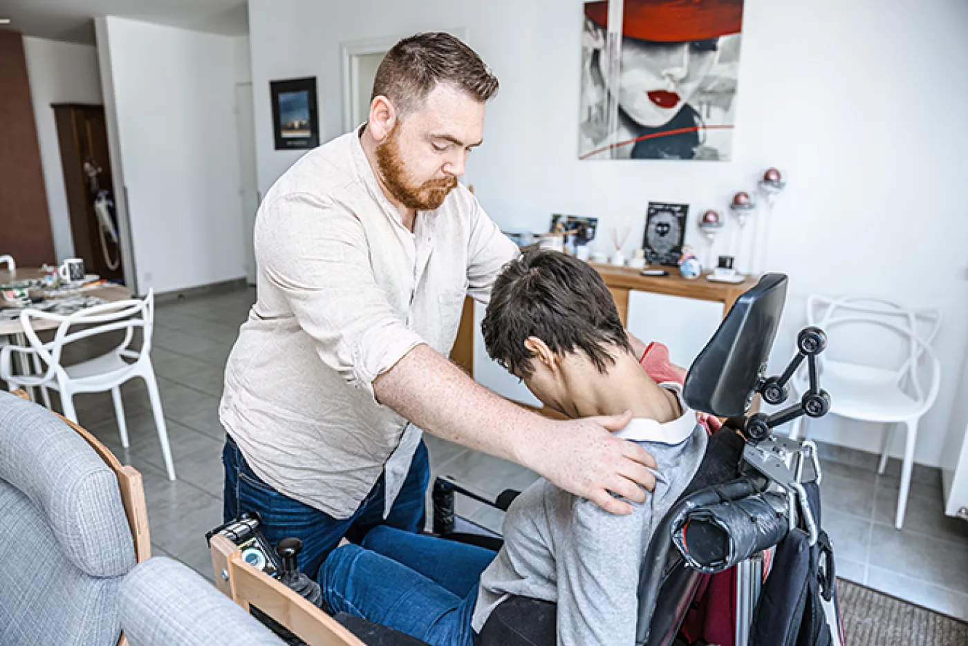 Un accompagnant éducatif et social au domicile d'un patient