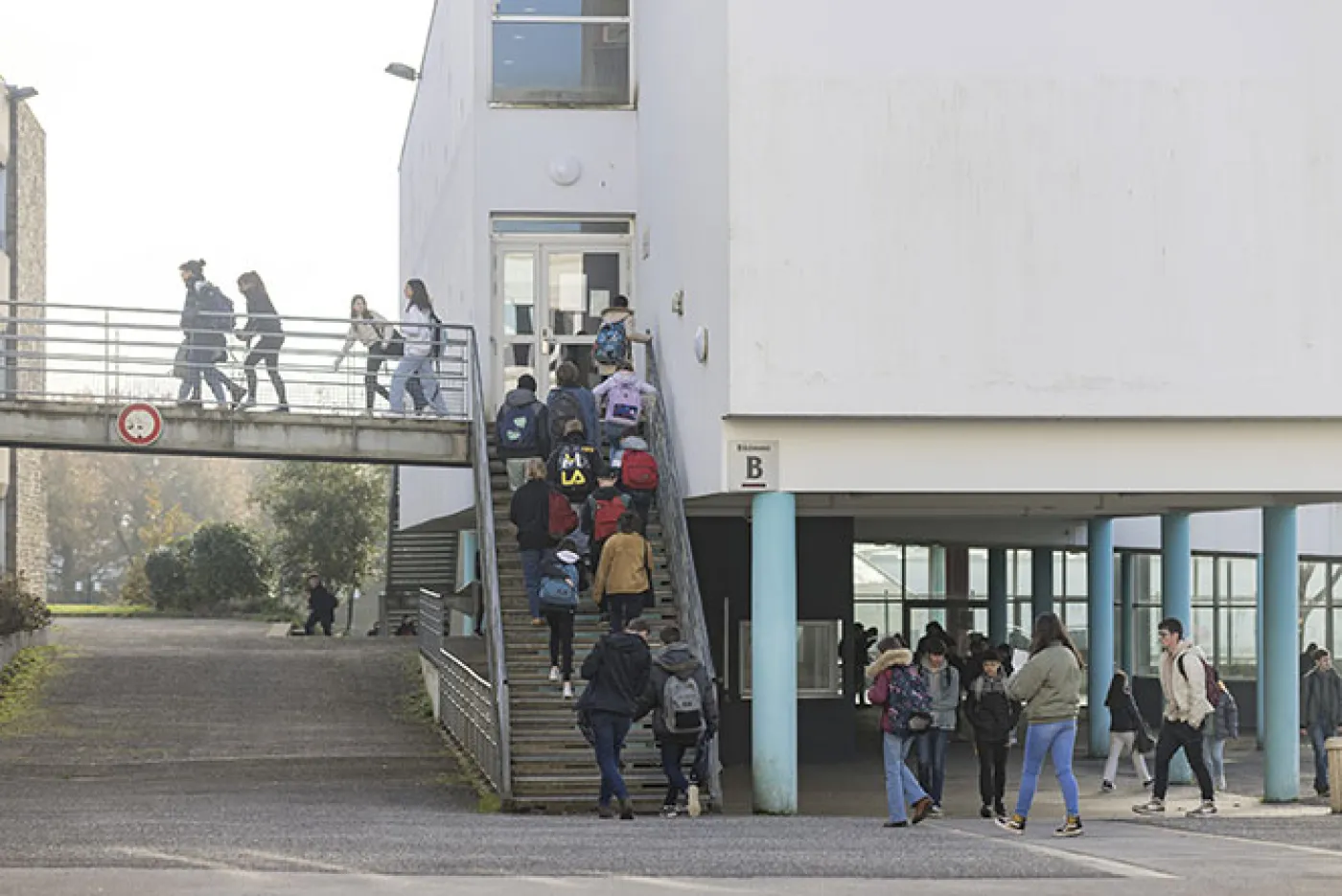 Fin de la pause méridienne au lycée Jean Moulin à Châteaulin (29)