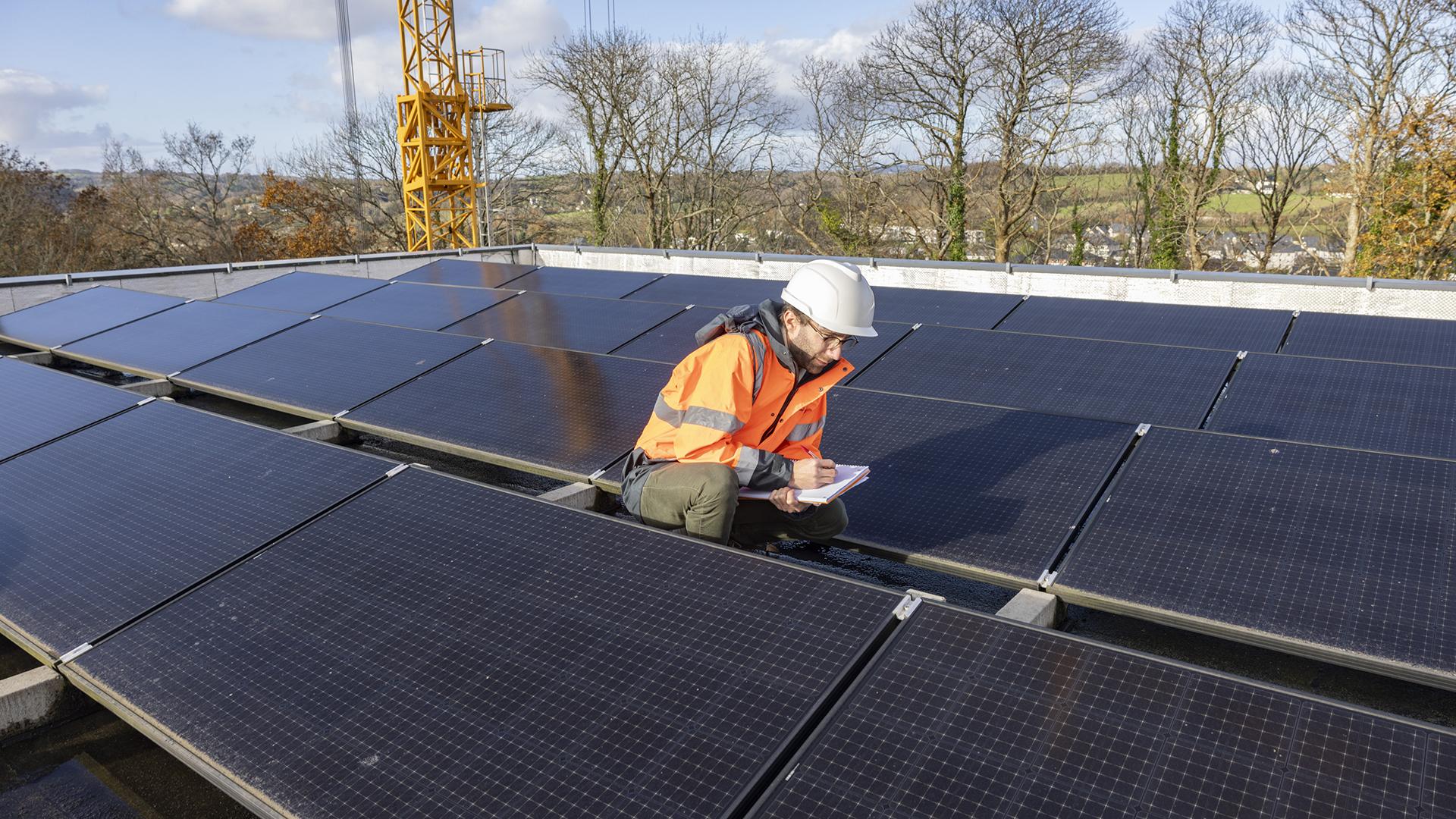 Nicolas Lebert, ingénieur en énergie solaire au Syndicat départemental d'énergie et d'équipement à Quimper dans le Finistère.