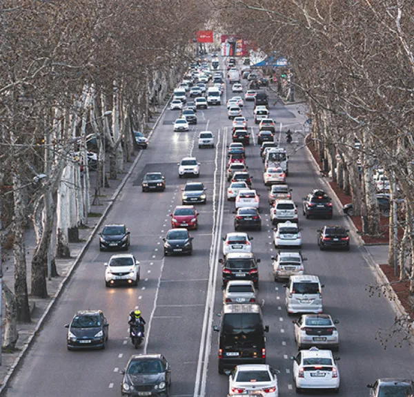 Embouteillage dans une rue très fréquentée