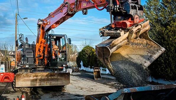Benoît Asselah, sur un chantier à La Richardais, travaille pour l'entreprise Colas à Miniac-Morvan,  en Ille-et-Vilaine.