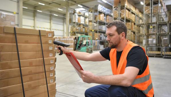 Un cariste au travail.